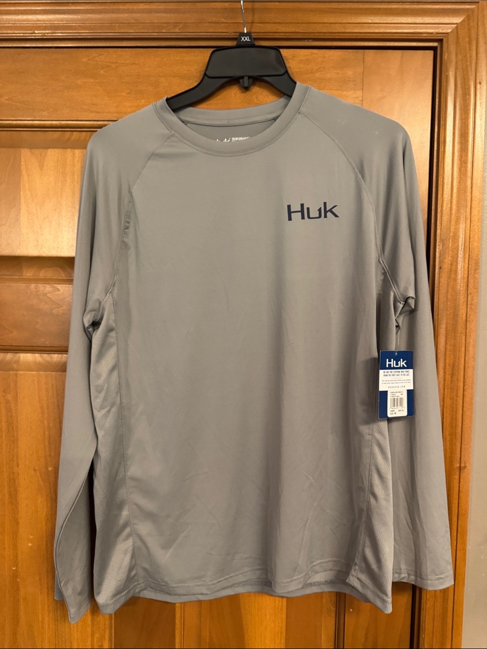 Huk Men's Long Sleeve Performance Shirt - Light Gray with Navy Logo